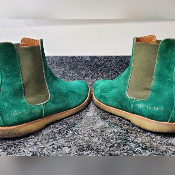 COMMON PROJECTS Chelsea Boot in Green Leather - Picture 2 of 11